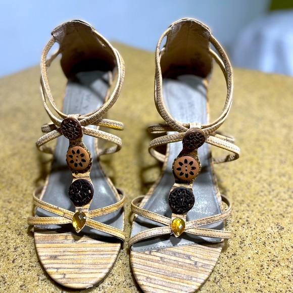 Wedge heel sandal - Picture 1 of 5